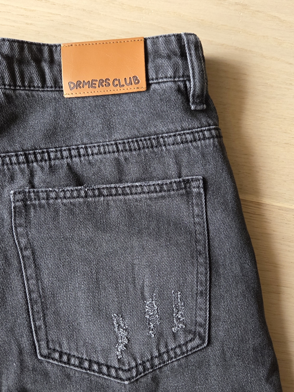 Drmers club baggy jeans in black - Picture 9 of 10